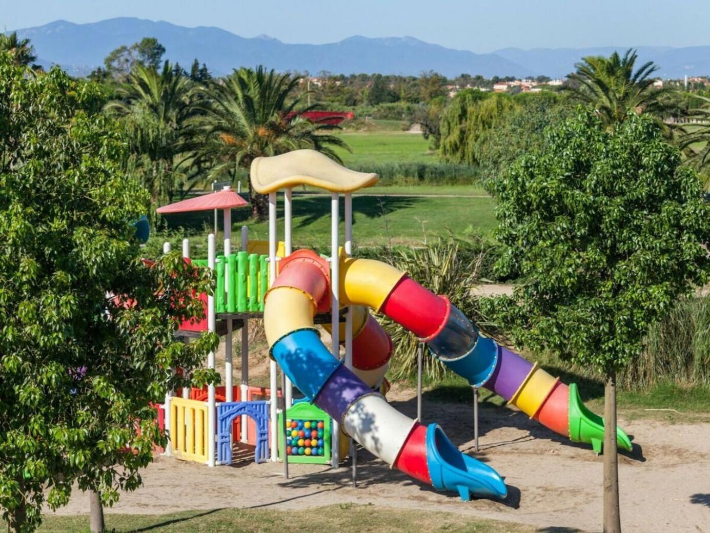 Hotel Camping Le Soleil De La Mediterranee - Roan Saint-Cyprien  Exteriér fotografie